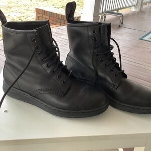 Dr Martens Air Wair Bouncing Soles Size 8 Mens New Condition
